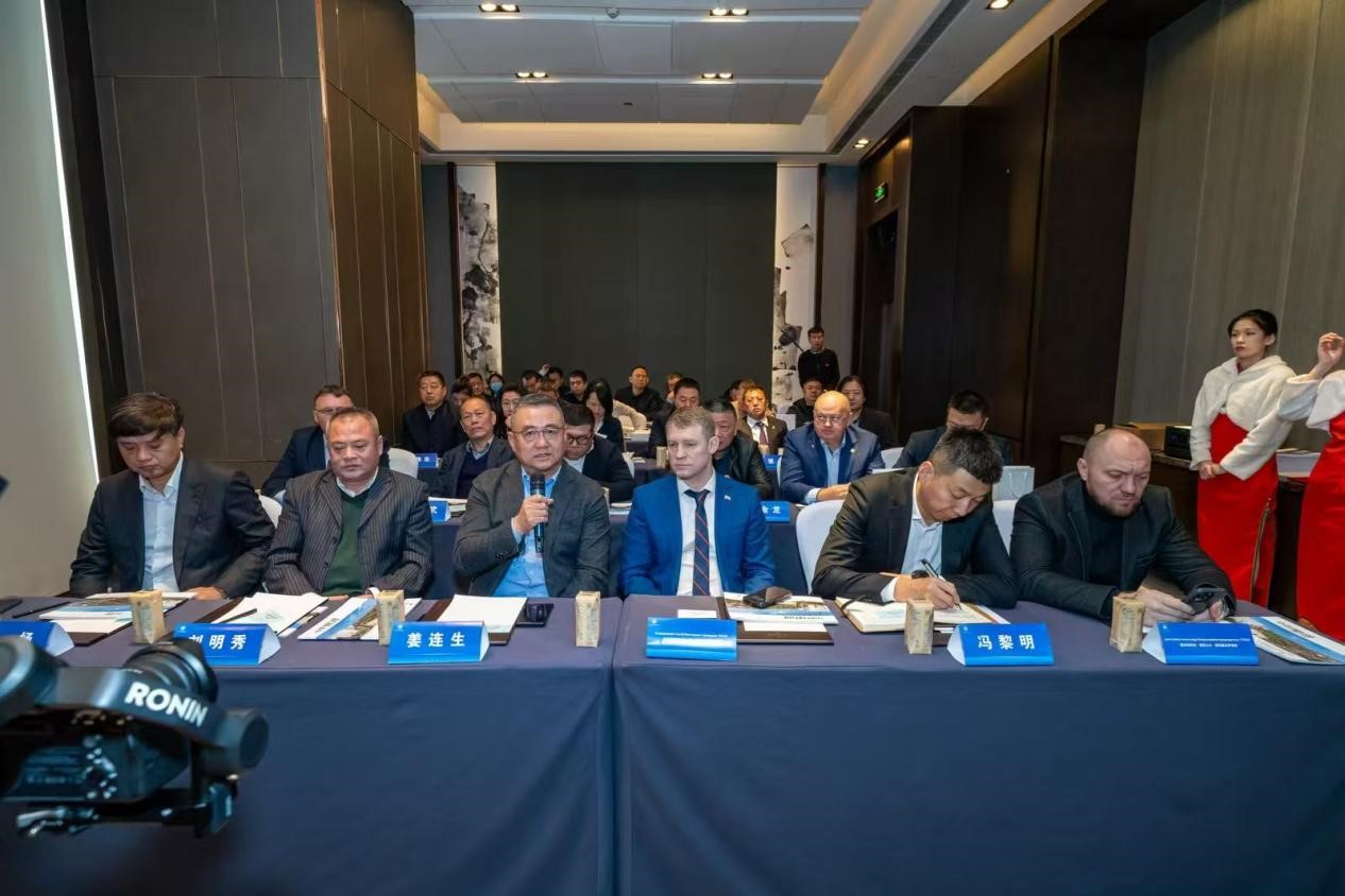 哈爾濱市黑河商會(huì)與俄羅斯阿穆?tīng)栔莨ど虡I(yè)聯(lián)合會(huì)簽署戰(zhàn)略合作協(xié)議