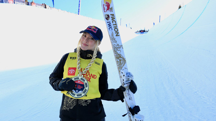 祝賀！谷愛凌自由式滑雪世界盃三連冠