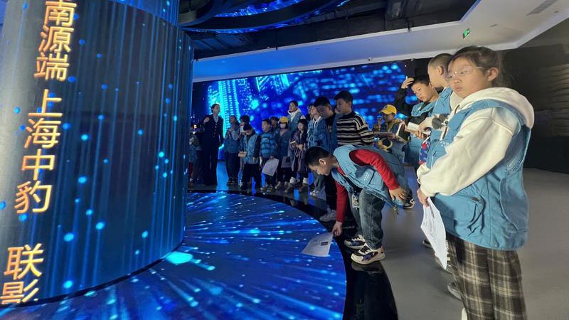 觸摸智慧城市脈動 甘肅慶陽融媒小記者探訪「東數(shù)西算」產(chǎn)業(yè)園