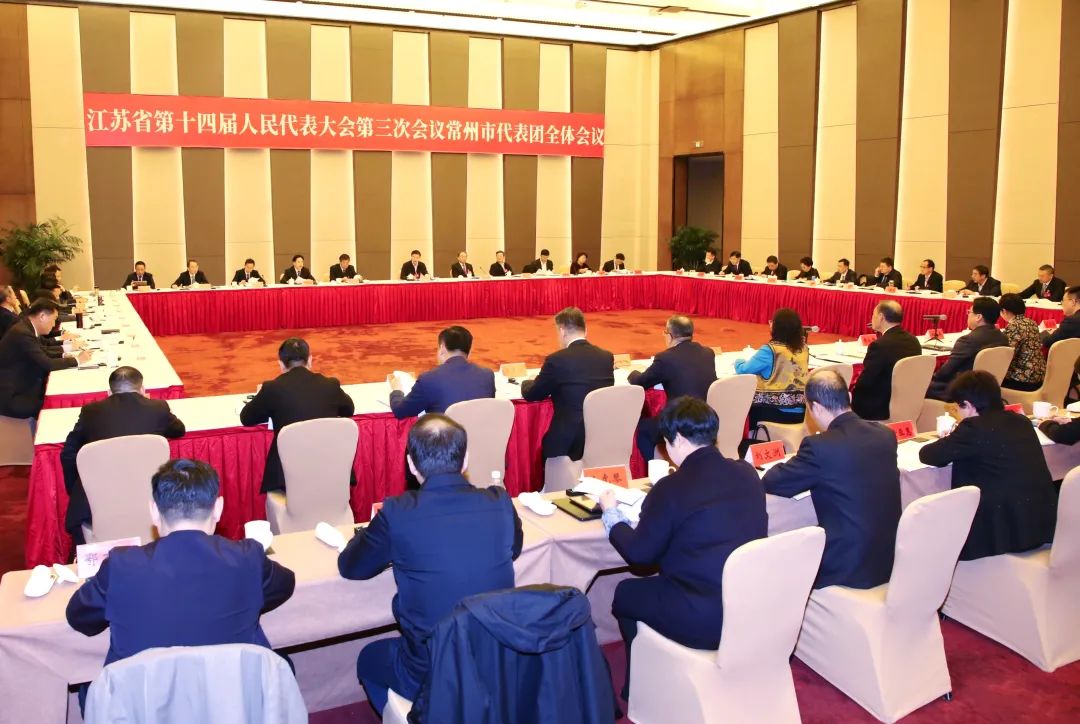 許昆林參加常州代表團(tuán)審議