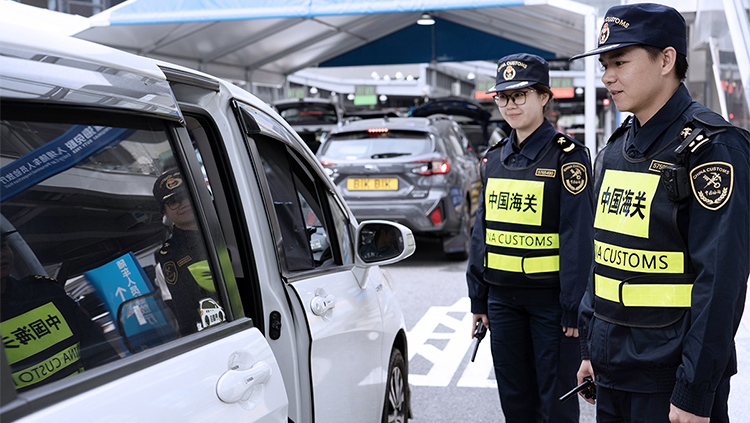 又「火」啦！港珠澳大橋口岸單日進(jìn)出境車輛突破2.5萬(wàn)輛次