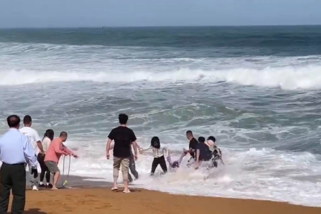 獲獎(jiǎng)兩萬(wàn)！揭陽(yáng)「白衣小哥」林佳泰勇救落水母女