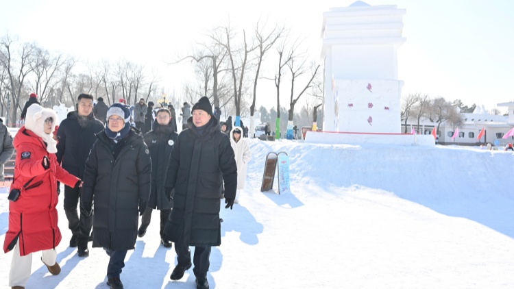 李家超在哈爾濱晤國(guó)家體育總局局長(zhǎng) 並再為亞冬會(huì)香港運(yùn)動(dòng)員打氣