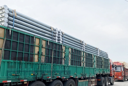 特朗普宣布對(duì)進(jìn)口鋼鋁徵收25%關(guān)稅 