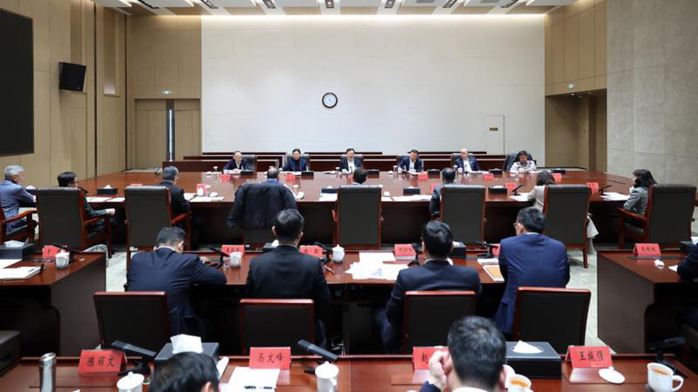 夏寶龍聽取特區(qū)政府經(jīng)濟工作部署 財庫局：循三方向積極落實