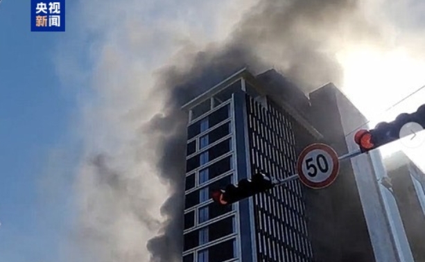 韓國釜山一酒店工地發(fā)生火災(zāi)8人心跳停止 