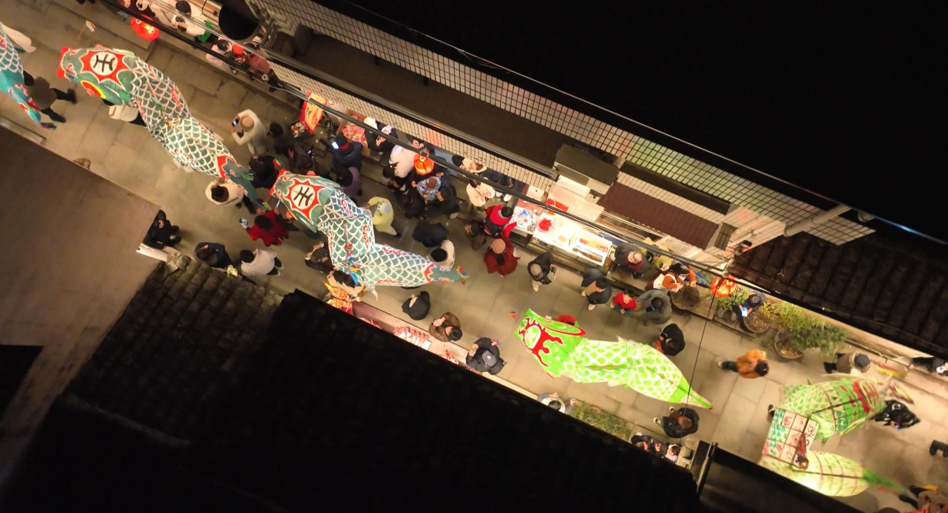 「紅鯉魚(yú)」變身「大青魚(yú)」  皖歙縣瞻淇魚(yú)燈添彩徽州年