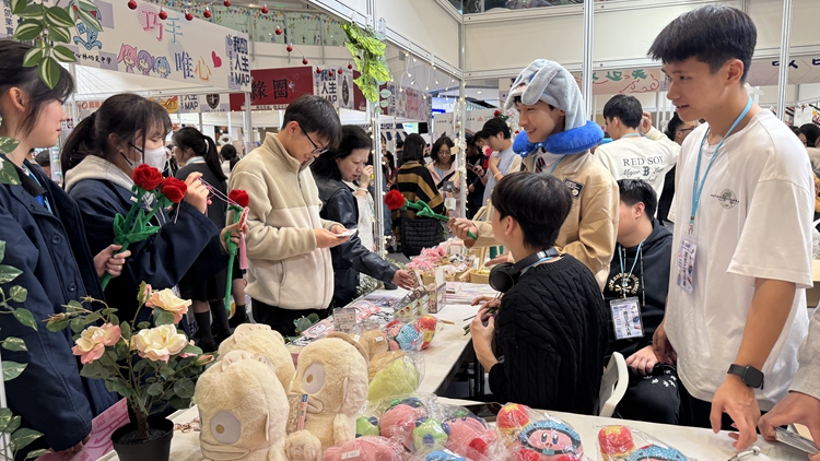 團(tuán)體辦青年市集 16支學(xué)生隊(duì)伍參加 吸引逾萬市民