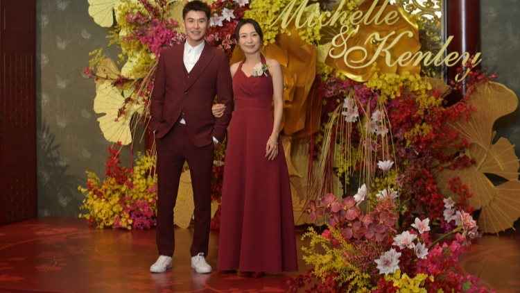 有片 | 【娛樂(lè)】衛(wèi)詩(shī)雅婚禮 周家怡、陳家樂(lè)做伴娘 為好友感動(dòng)