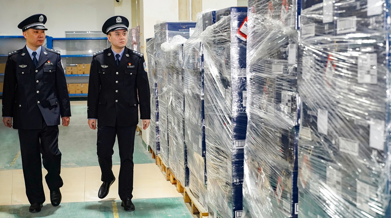 案值13.67億元！2024年拱北海關(guān)破獲各類走私系列案44起