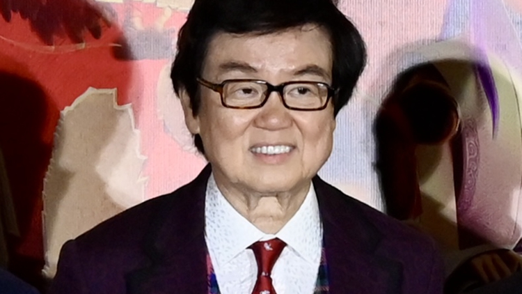 藝人黃百鳴涉內(nèi)幕交易被港證監(jiān)檢控 獲準以20萬元保釋