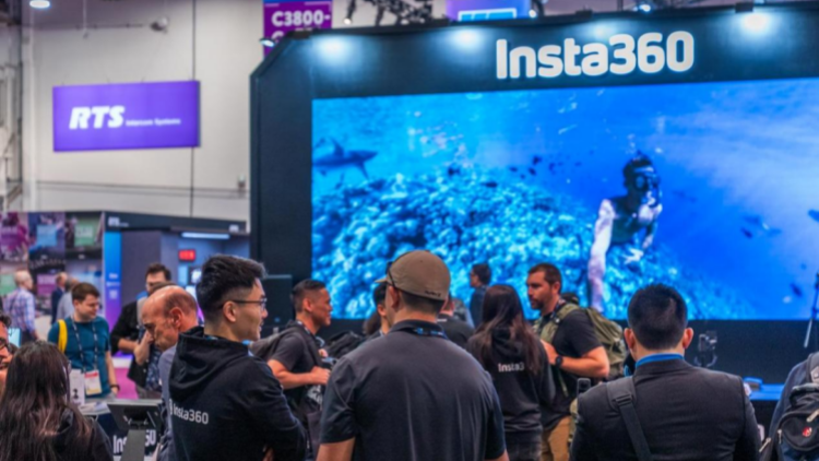 登頂、反超、定義！影石十年三連跳煉成「全球智能影像第一股」