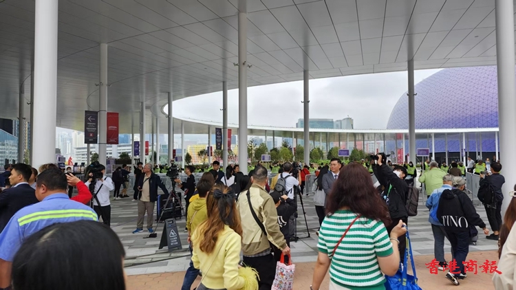 現(xiàn)場(chǎng)直擊｜啟德體育園開(kāi)幕 香港及內(nèi)地各界名流雲(yún)集