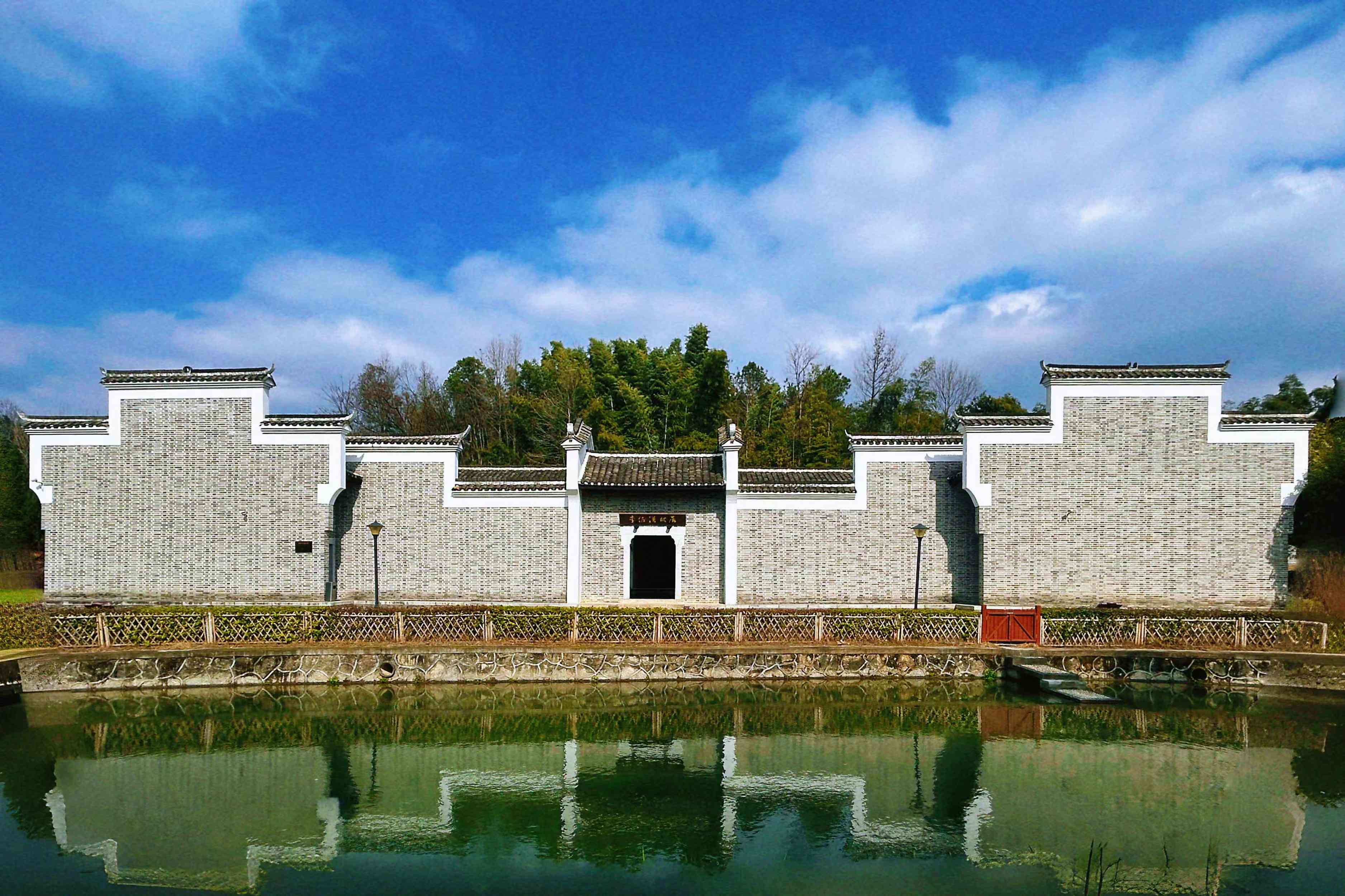 湖南省湖湘家風(fēng)文化館與李維漢故居共建紅色教育實踐平臺