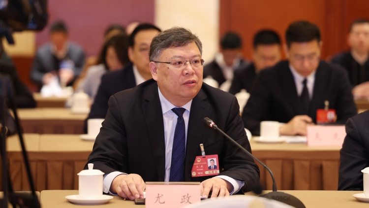 「頂天立地」育英才 產(chǎn)教融合謀新篇——專訪全國(guó)人大代表、中國(guó)工程院院士、華中科技大學(xué)校長(zhǎng)尤政