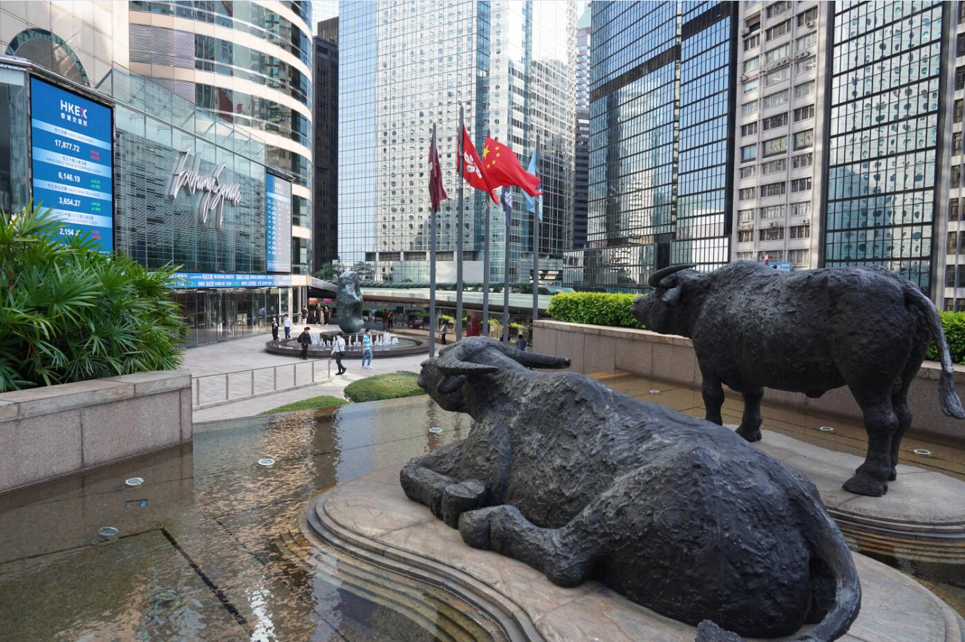 【收市盤點(diǎn)】港股大幅低開后走高 收市僅跌1點(diǎn)