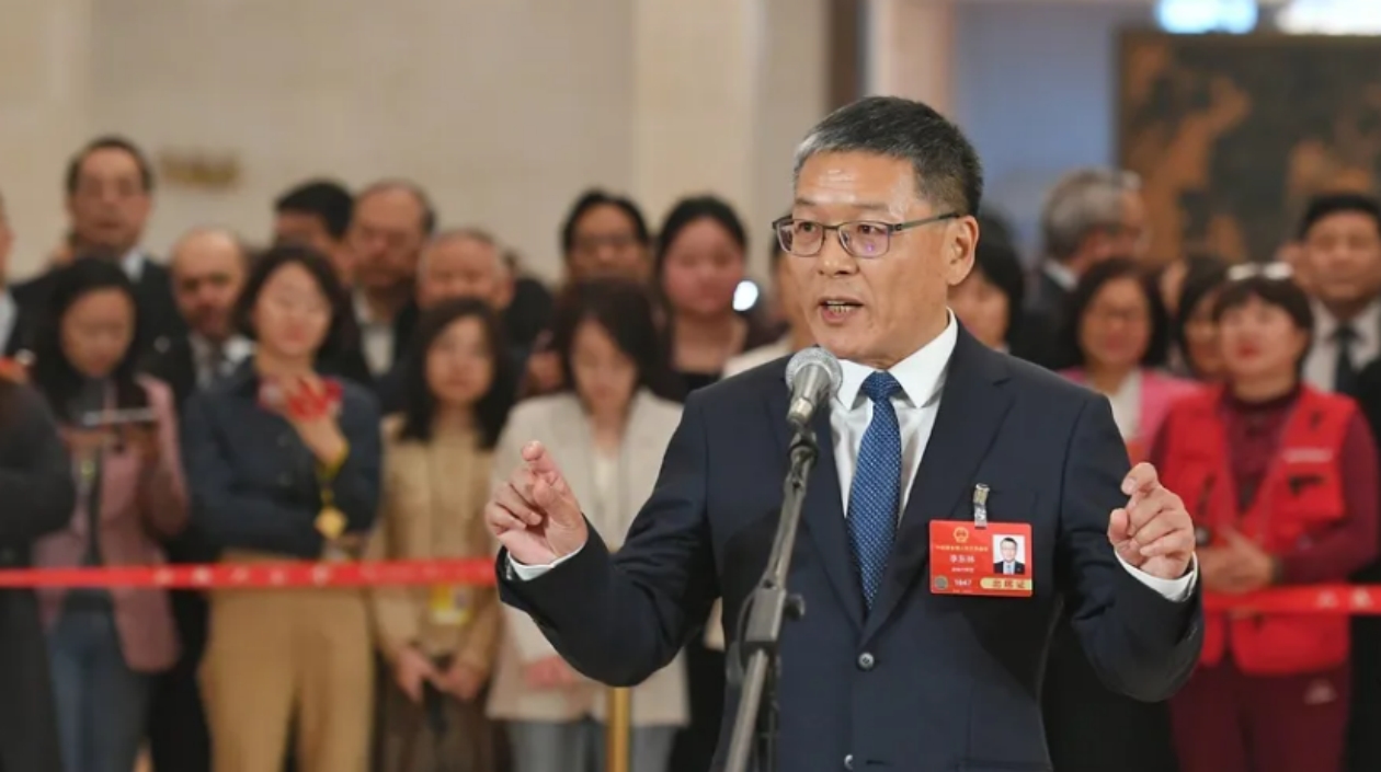 全國(guó)人大代表李東林：我們?yōu)槿蜃羁旄咚賱?dòng)車組提供最強(qiáng)勁動(dòng)力