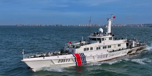 中國海警艦艇編隊(duì)在釣魚島領(lǐng)海巡航