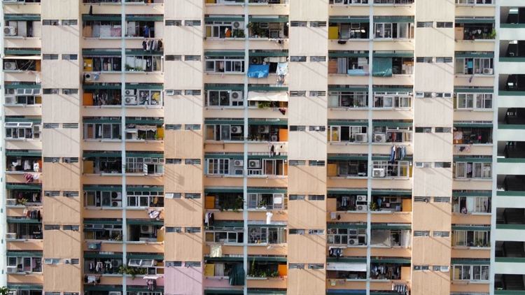 房委會通過收緊公屋「富戶政策」 額外租金調(diào)高至2.5至4.5倍