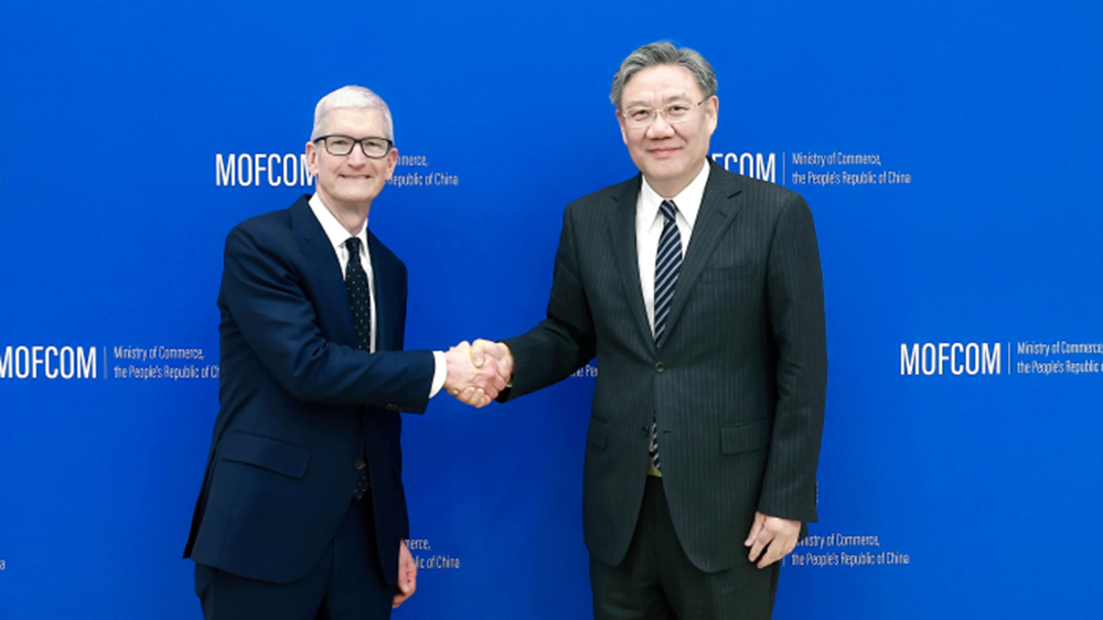 商務(wù)部部長(zhǎng)王文濤會(huì)見(jiàn)蘋果CEO庫(kù)克