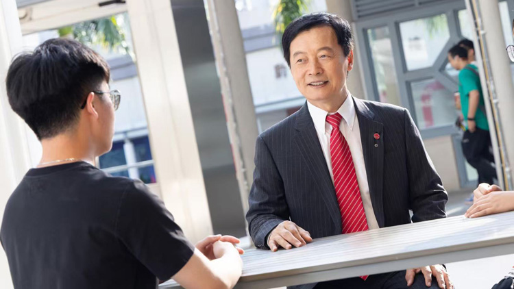 研發(fā)AI監(jiān)控系統(tǒng)助工業(yè)智能升級(jí) 嶺大校長(zhǎng)秦泗釗教授與研究團(tuán)隊(duì)榮獲遼寧省科學(xué)技術(shù)二等獎(jiǎng)