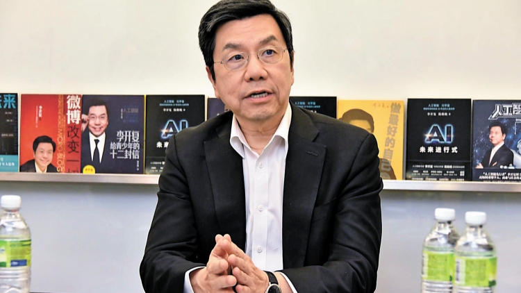 【香港新引擎】李開(kāi)復(fù)坦承「壯士斷臂」 零一萬(wàn)物專注做DS媒人