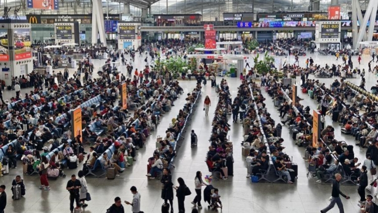 清明假期鐵路運(yùn)輸啟動 廣鐵首日發(fā)送旅客223萬人次