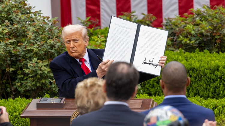 【財(cái)經(jīng)拆局】全球貿(mào)易新格局 美國拉群進(jìn)行時(shí)