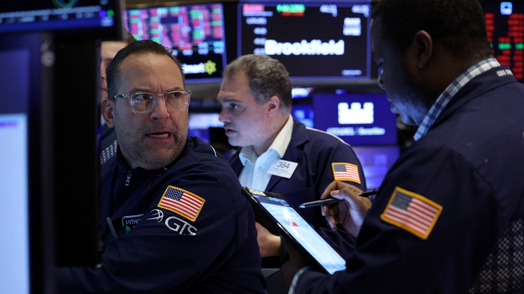 美股繼續(xù)暴瀉 道指早段跌逾1100點 標(biāo)指跌入熊市