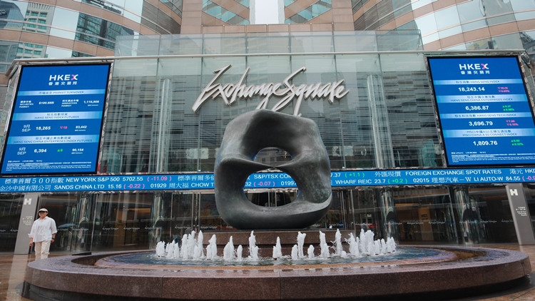 【港商時(shí)評(píng)】面對(duì)貿(mào)易戰(zhàn)海嘯 定力信心最可貴