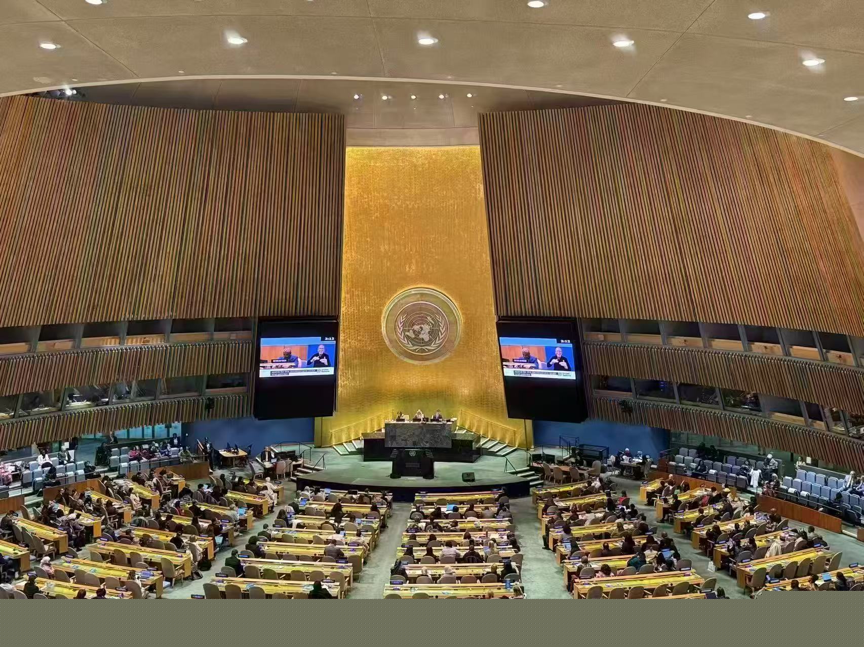 國際著名鋼琴家王宸出席聯合國婦地會盡展芳華