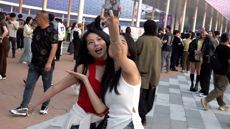 有片｜運(yùn)輸署籲啟德體育園演唱會觀眾今晚離場時盡量乘搭港鐵