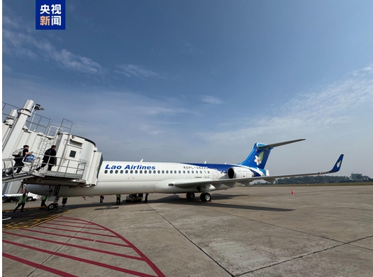 中國(guó)國(guó)產(chǎn)飛機(jī)C909老撾商業(yè)首航儀式在萬(wàn)象舉行