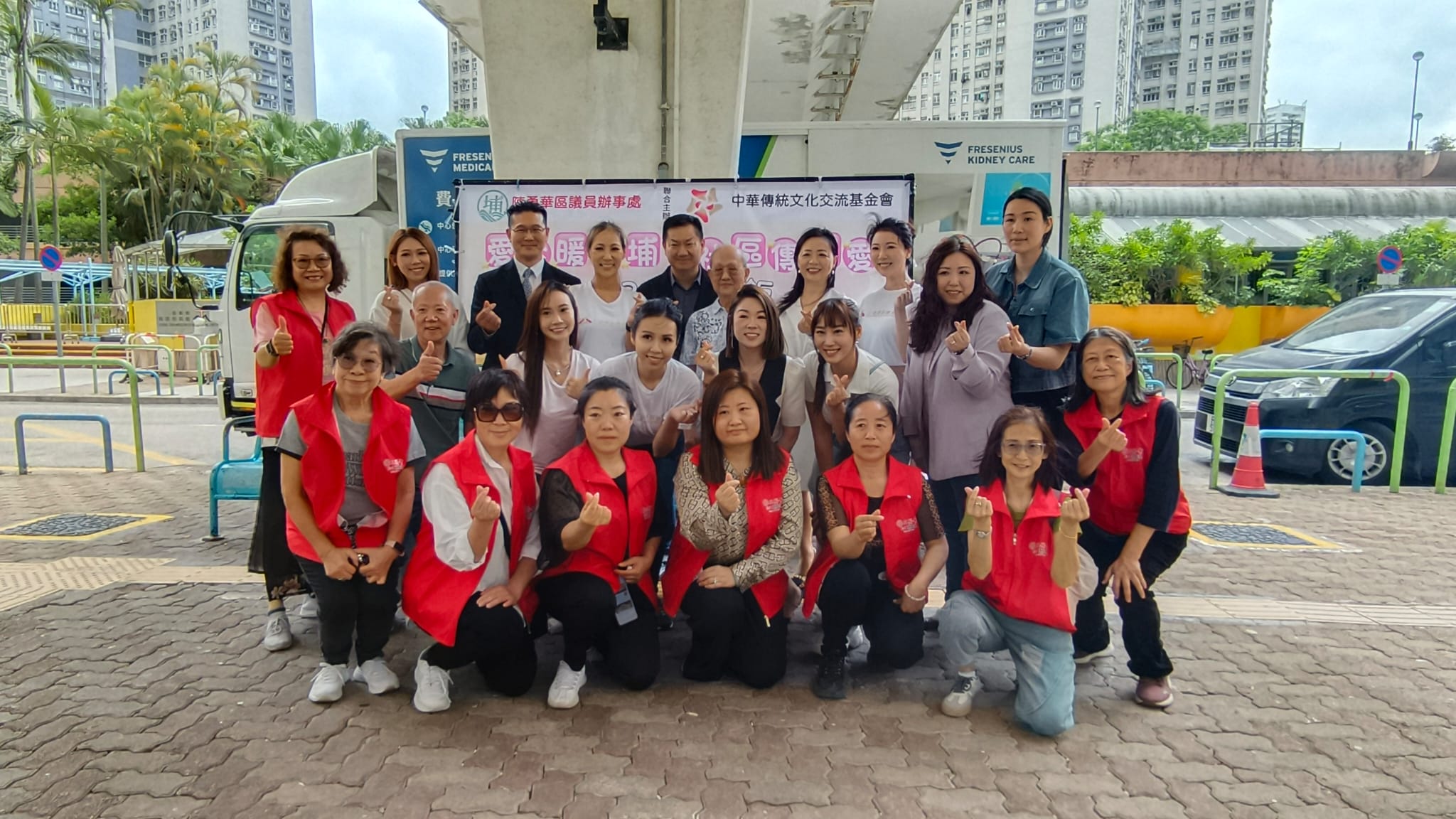 亞姐送暖顯真情 大埔社區(qū)傳愛(ài)心