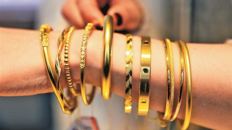 金價(jià)坐上「過山車」 抄底還是跑路？