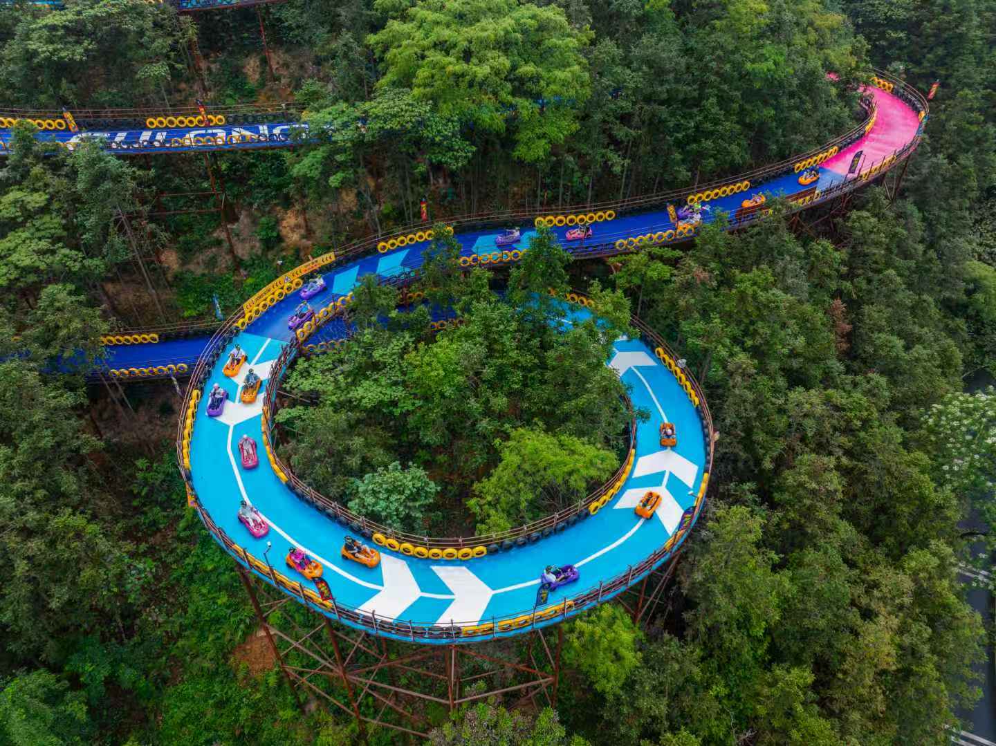 大灣區(qū)國(guó)際化新名片  古龍峽五一假期港澳遊客佔(zhàn)比18%