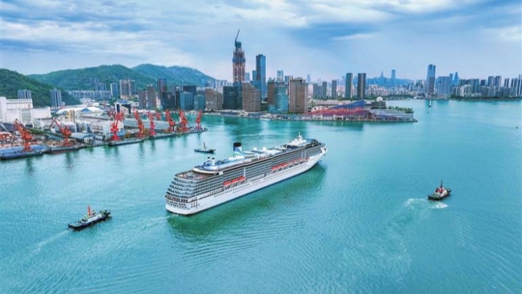 「愛(ài)達(dá)·地中海號(hào)」郵輪深圳首航