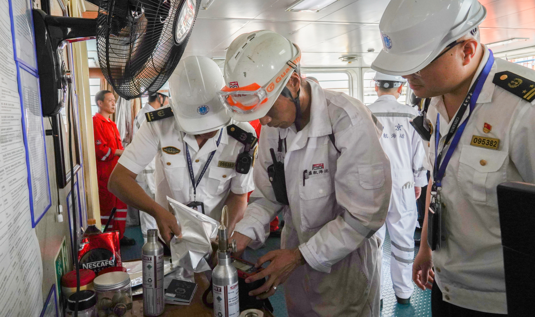 惠州海事部門高效護航?？松梨谑姿乙后w出口船舶離港