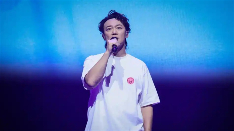 陳奕迅報平安：「復活後食番舊肉先」