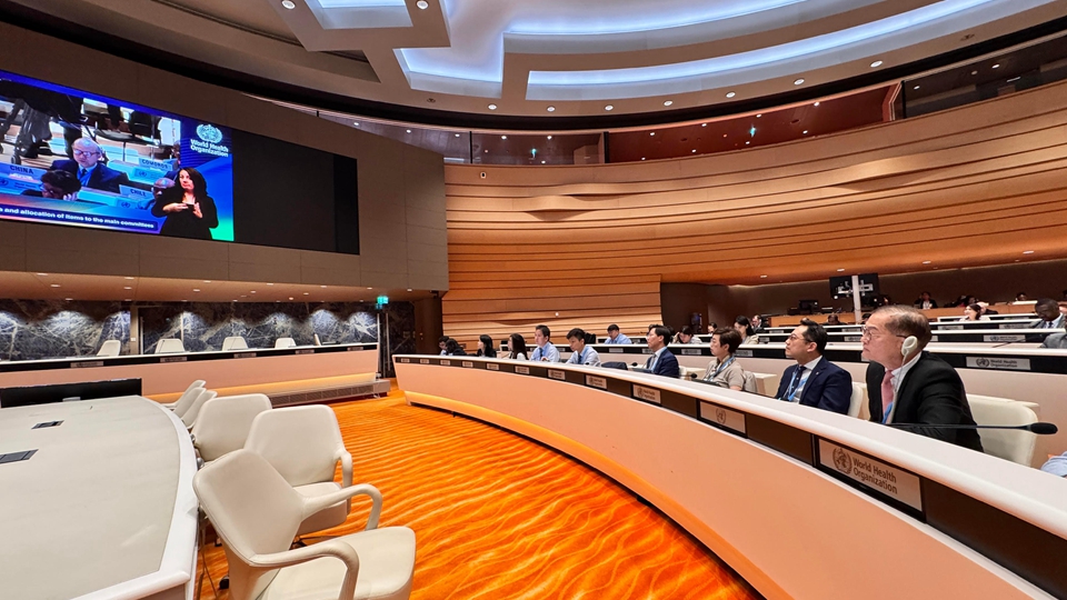 盧寵茂以中國代表團(tuán)成員身份出席世衞大會