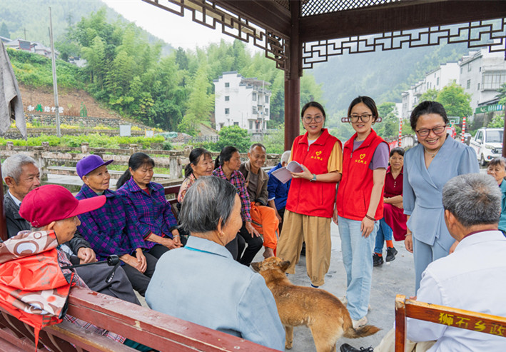 皖歙縣獅石：晨光里的抖音課堂