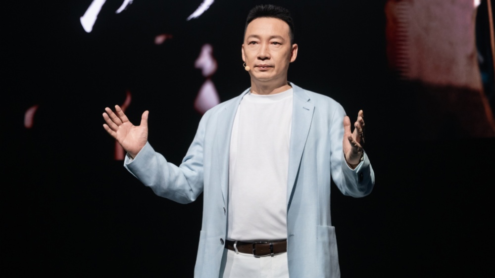  2億超清寫真人像  榮耀400系列深圳發(fā)布