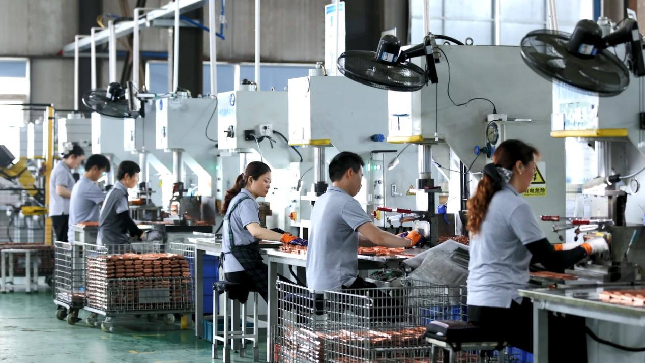 讓「校門(mén)」連「廠(chǎng)門(mén)」 皖徽州區(qū)校企合作打造就業(yè)「直通車(chē)」