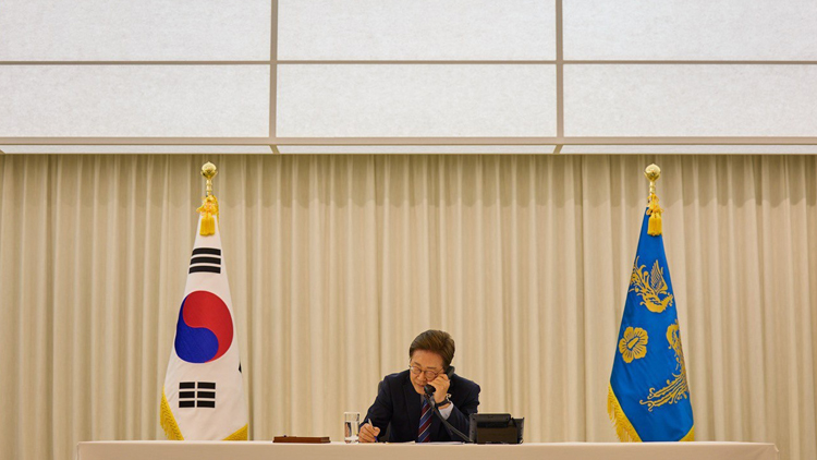 美國總統(tǒng)特朗普與韓國總統(tǒng)李在明通電話 邀請李在明訪問美國