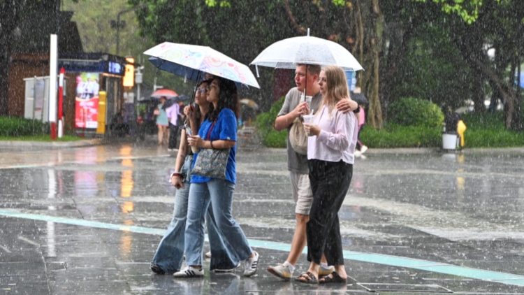粵924個鎮(zhèn)街遭暴雨 預(yù)計今起降水減弱