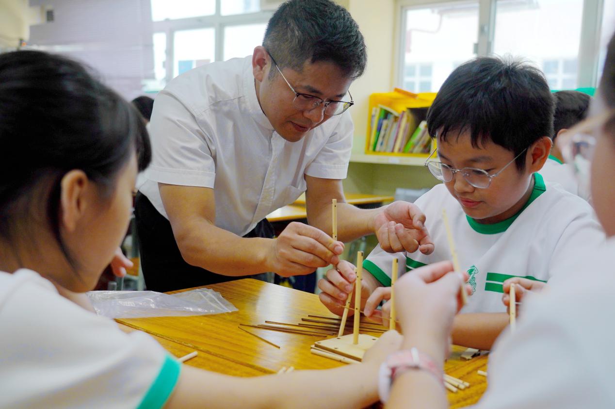 桂港師生同探侗族木構(gòu)技藝 共築文化「連心橋」
