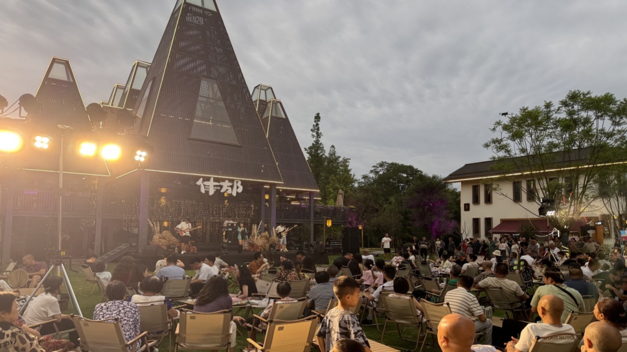 四川什邡：啤酒嘉年華點(diǎn)燃夜經(jīng)濟(jì) 打造文旅融合新地標(biāo)