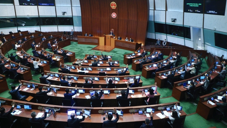 立法會(huì)通過職工會(huì)修訂條例草案 明年1月5日起實(shí)施