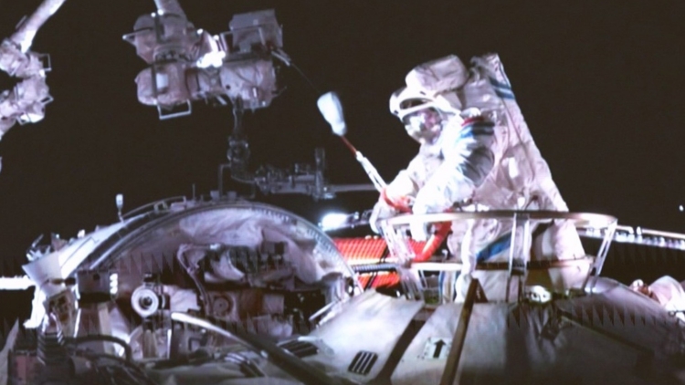 神二十乘組將擇機(jī)第二次出艙