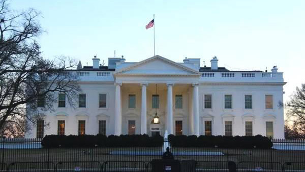 美總統(tǒng)特朗普簽署行政令結(jié)束對(duì)敘利亞制裁